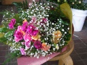 カーネション花束 室蘭市宮の森町のお花屋さん「花のよしおか」母の日の花を始め、フラワーギフトやお花の宅配ならイーフローラ