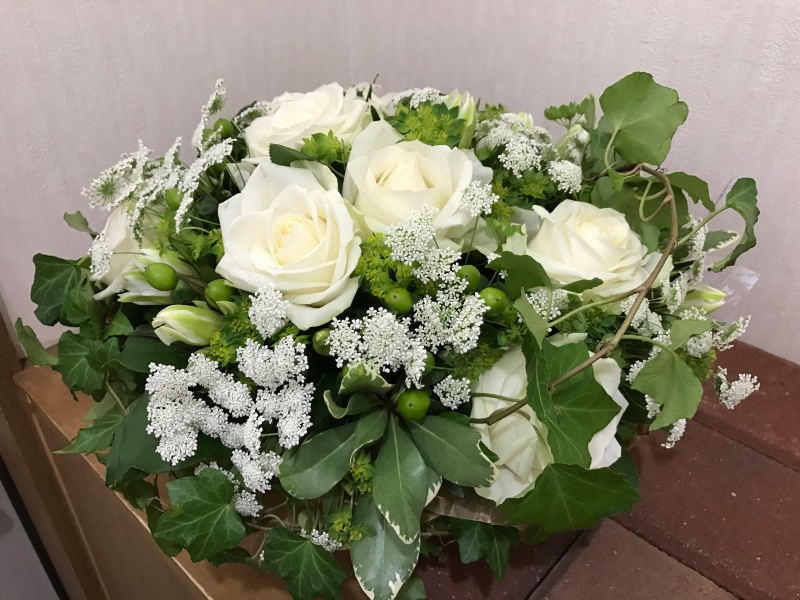 ホワイトローズ｜お花屋さん「アトリエ・セツ」の母の日のお花