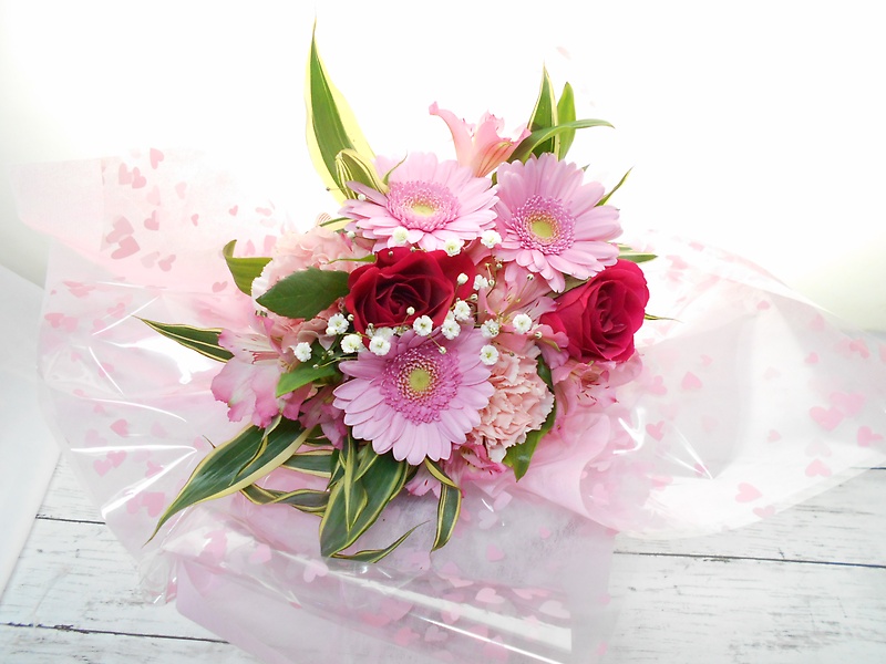 ♪♪幸せオーラのピンク色花束♪♪｜お花屋さん「浅水フラワーガーデン」のお花