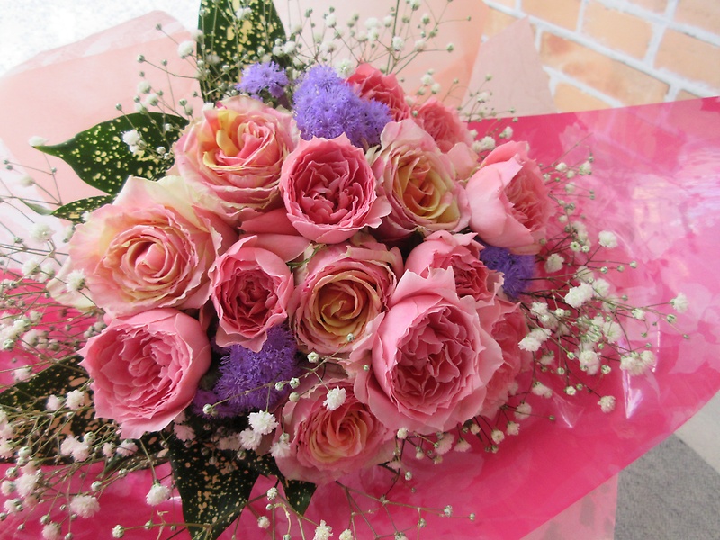 ～♪♪ 魅力的なピンクのローズ花束 ♪♪～｜お花屋さん「浅水フラワーガーデン」の母の日のお花