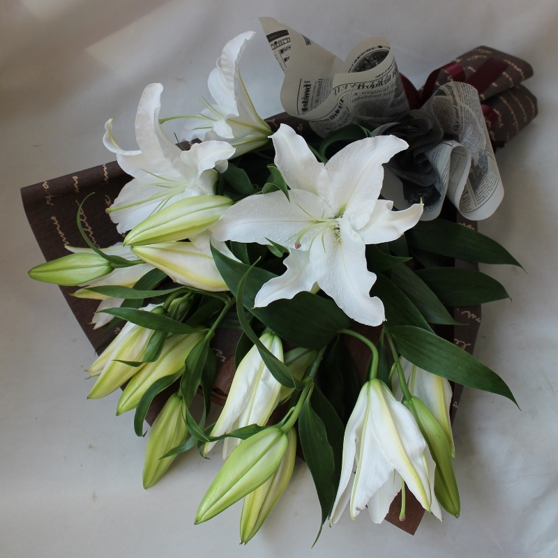 【オリエンタルリリーの花束】｜お花屋さん「フローリスト彩花」の母の日のお花