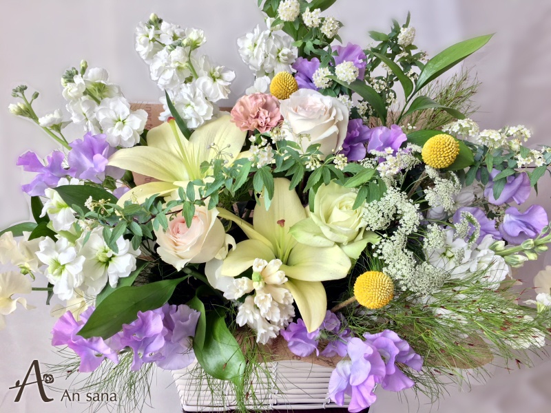 淡いお花の組み合わせ エレガントパステル ａｎ ｓａｎａ イーフローラ フラワーギフトや花の宅配 送料無料も多数