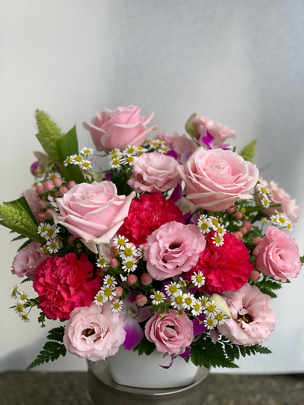 かわいいアレンジメント ピンク系 花屋 イーフローラ フラワーギフトや花の宅配 送料無料も多数