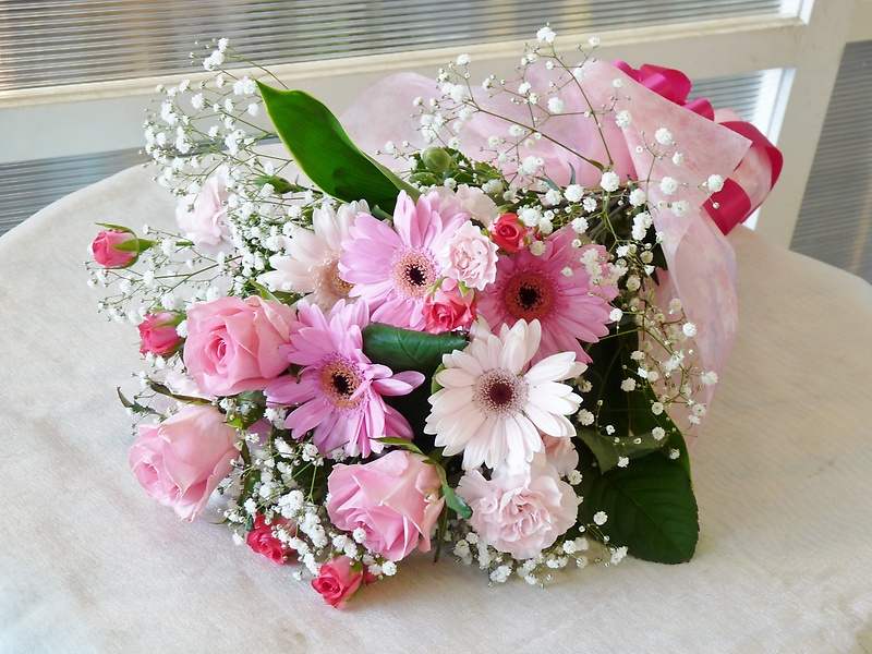 ピンク系花束 バラ ガーベラ はせがわ生花店 イーフローラ フラワーギフトや花の宅配 送料無料も多数