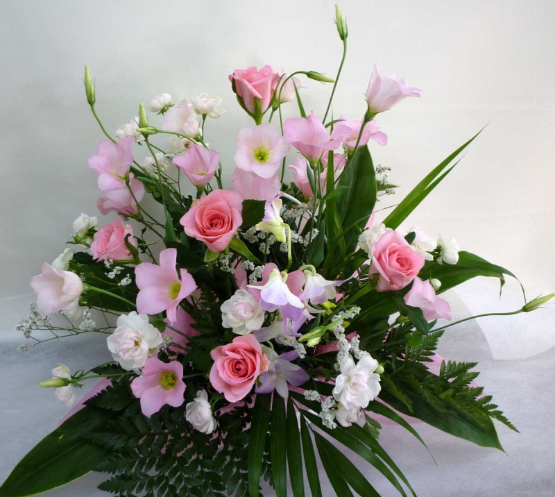 【ロレ】ピンクいっぱいのアレンジメント｜お花屋さん「フラワーデザイン ウィズ」の母の日のお花