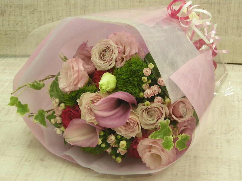 可愛らしいピンクを集めたブーケ｜お花屋さん「伸共花店」のお花