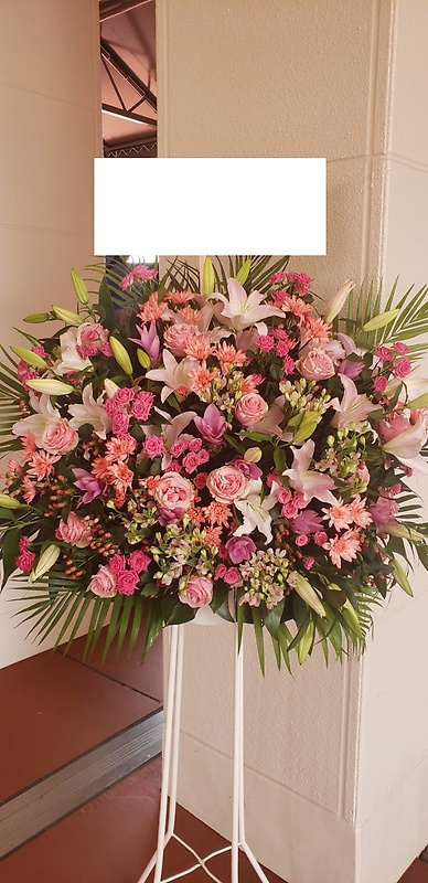 ピンクのボリュームアップフラワースタンド｜お花屋さん「ｈａｎａｎａ」のお花