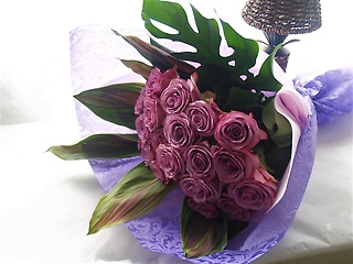 古希、喜寿のお花は紫の花で祝う！パープルローズ
