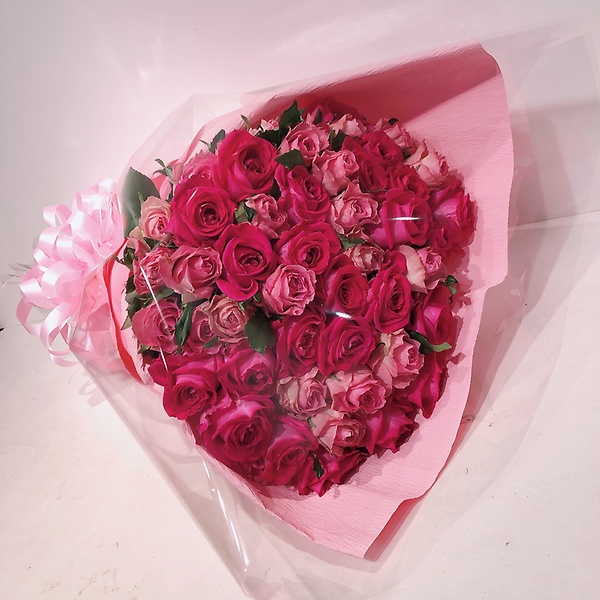 ピンクバラ花束 H70 フィオリーノ フラワーサービス イーフローラ フラワーギフトや花の宅配 送料無料も多数