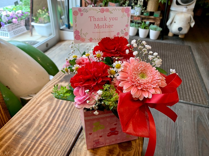 [母の日】お母さんありがとう！アレンジメント｜お花屋さん「ＦｌｏｗｅｒＳｈｏｐ 楓」の母の日のお花