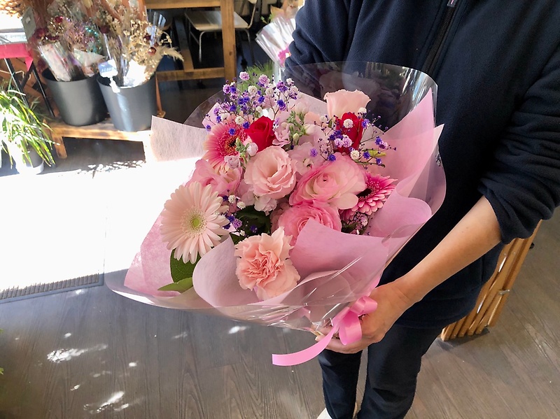 【お誕生日や記念日に】ピンク系花束｜お花屋さん「ＦｌｏｗｅｒＳｈｏｐ 楓」のお花