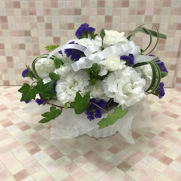 供花 白のトルコキキョウアレンジメント H26 ｆｌｏｒｉｓｔ ｋａｊｉｗａｒａ イーフローラ フラワーギフトや花の宅配 送料無料も多数