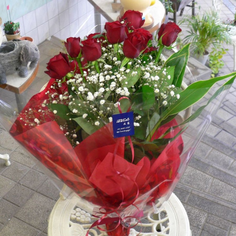 赤バラとカスミの花束 はなじゅう イーフローラ フラワーギフトや花の宅配 送料無料も多数