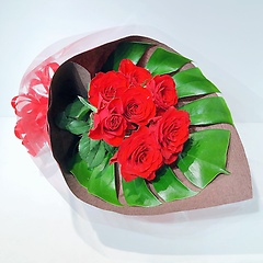 豪華な赤バラ花束【7本以上】