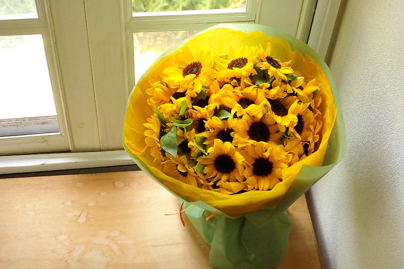 ひまわり30本の花束 ｆｌｏｗｅｒ ｋｉｔｃｈｅｎ イーフローラ フラワーギフトや花の宅配 送料無料も多数
