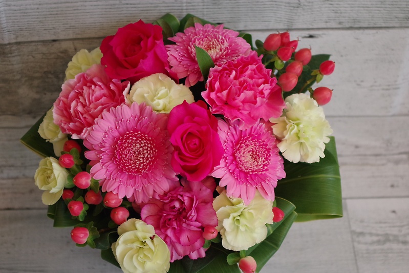 お母さんも超小喜び！ピンク系なアレンジメント！｜お花屋さん「ショーケース 横浜」の母の日のお花