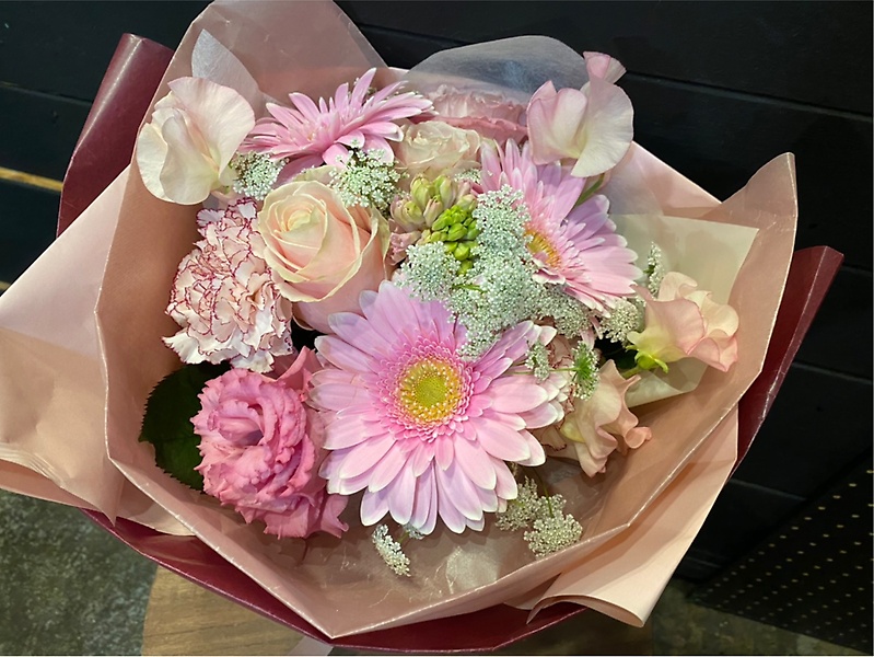 エレガントな大人ピンク花束｜お花屋さん「ショーケース 横浜」の母の日のお花