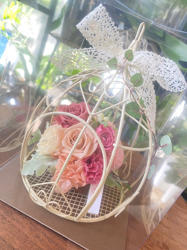 シックpinkカラーのプリザーブドフラワー♪｜お花屋さん「ショーケース 横浜」の母の日のお花