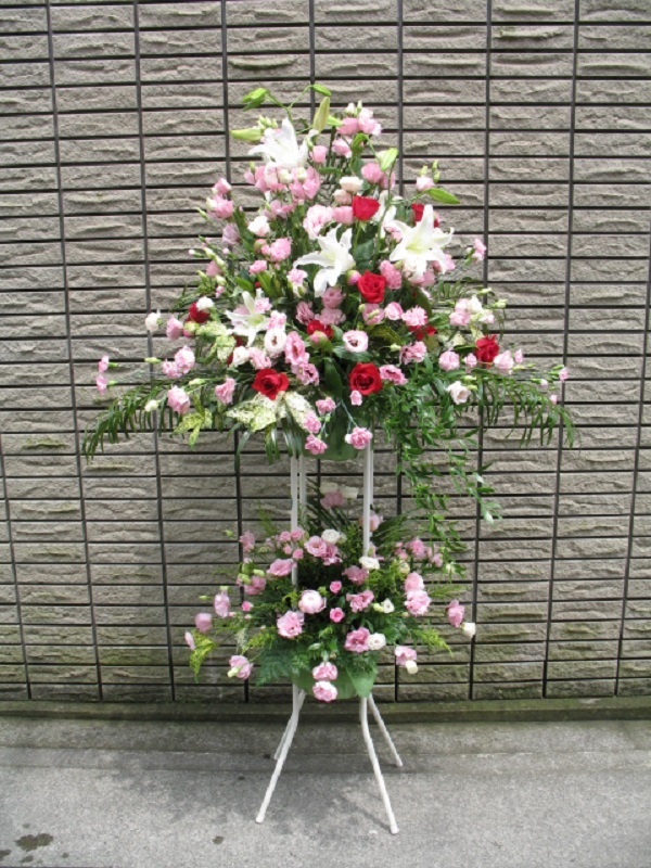 おまかせスタンド花2段　【　松　】｜お花屋さん「ケンフロリスト」の母の日のお花