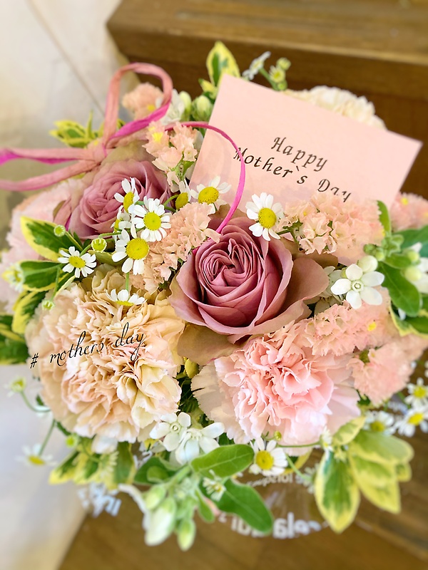 くすみピンクのカーネーションギフト｜お花屋さん「花いち」の母の日のお花