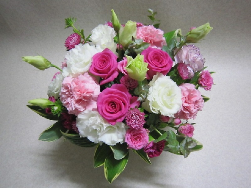 可愛いお花の花かご フラワーショップさら イーフローラ フラワーギフトや花の宅配 送料無料も多数