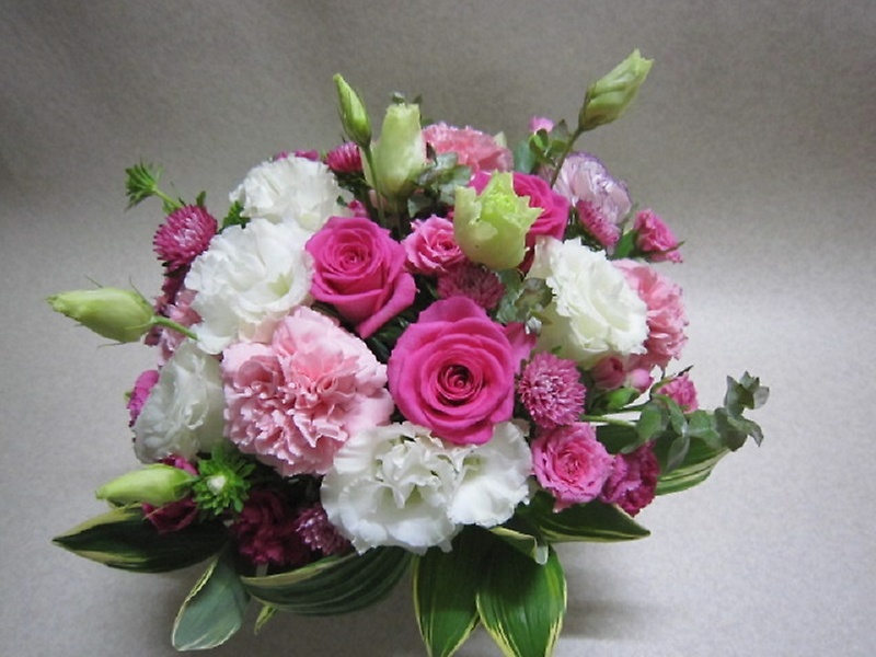 可愛いお花の花かご フラワーショップさら イーフローラ フラワーギフトや花の宅配 送料無料も多数