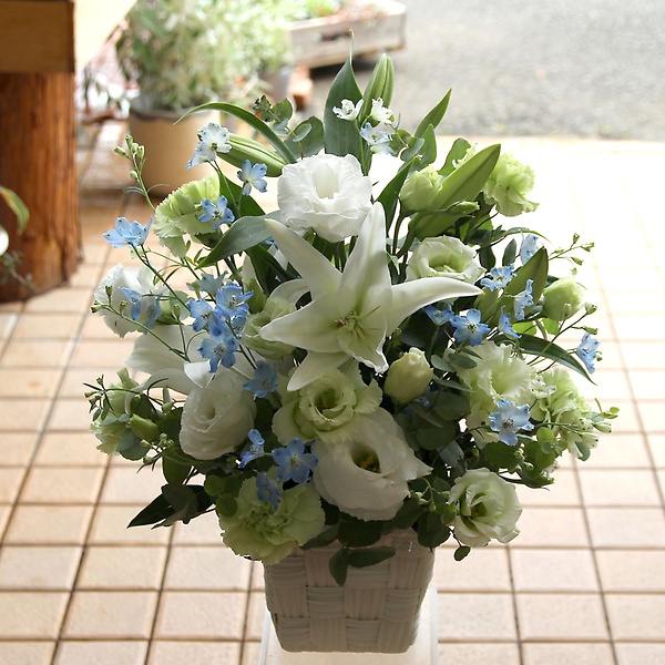 白 ブルーの御供花 フローラント イーフローラ フラワーギフトや花の宅配 送料無料も多数