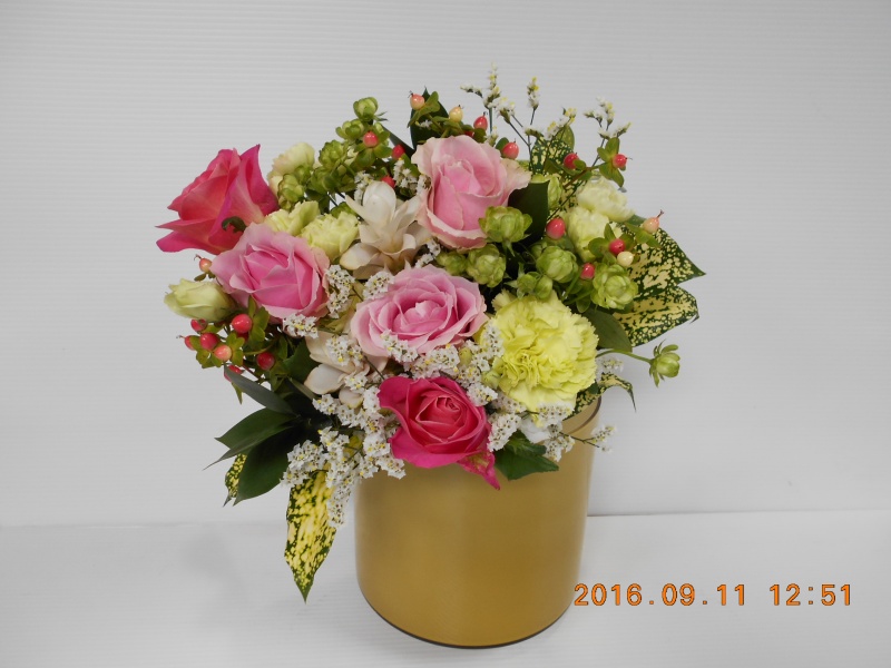 ピンクのバラのブーケ風花束｜お花屋さん「株式会社 静清フラワー」の母の日のお花
