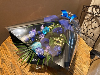 ブルーパープル花束 かっこいいあなたへ ｍ ｓｔｙｌｅ イーフローラ フラワーギフトや花の宅配 送料無料も多数