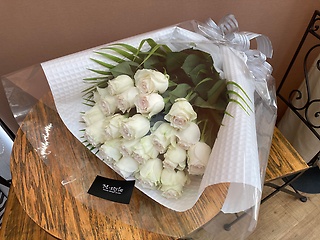 白バラ２１本の花束～清純なあなたへ～