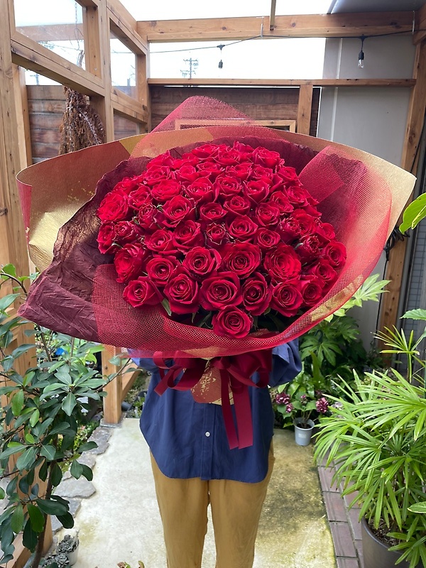 還暦の花束 赤薔薇60本 ｆｌｏｗｅｒ ｔａｋａｓｅ イーフローラ フラワーギフトや花の宅配 送料無料も多数