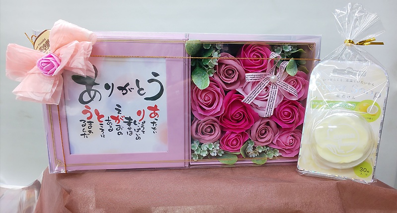 花の形の入浴剤 ポエムアレンジ ピンク 花空間 イーフローラ フラワーギフトや花の宅配 送料無料も多数