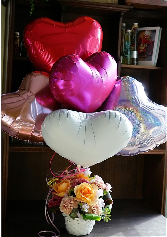 Happy　HeartBalloon　Arrengement｜お花屋さん「ＬＩＬＡＣ ＡＶＥＮＵＥ’９１」の母の日のお花