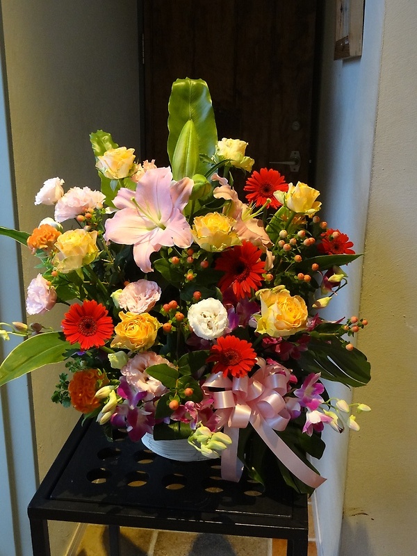 カラフル・アレンジ｜お花屋さん「ＬＩＬＡＣ ＡＶＥＮＵＥ’９１」の母の日のお花