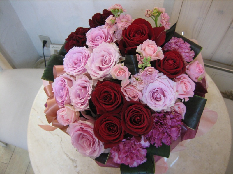 豪華バラ　ピンク＆レッド｜お花屋さん「フローナ（今出川店）」の父の日のお花