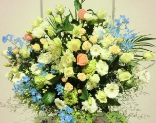 爽やかな白・ブルー系◆開店・お祝いスタンド花