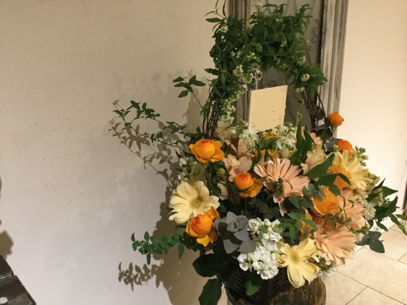 パステルカラーのアーチアレンジメント｜お花屋さん「ｇｒａｃｉａ ｆｌｏｗｅｒｓ」のお花