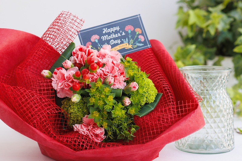 ガラス花器付母の日ブーケ(レッド&ピンク)｜お花屋さん「ｇｒａｃｉａ ｆｌｏｗｅｒｓ」の母の日のお花