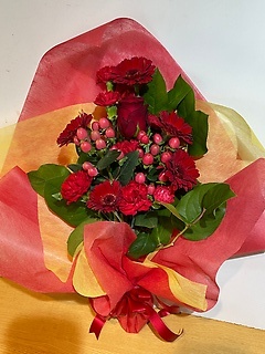 赤いお花の花束！