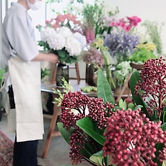 アトリエ エフ ｏｓａｋａ 豊中市服部西町のお花屋さん イーフローラ フラワーギフトや花の宅配 送料無料も多数