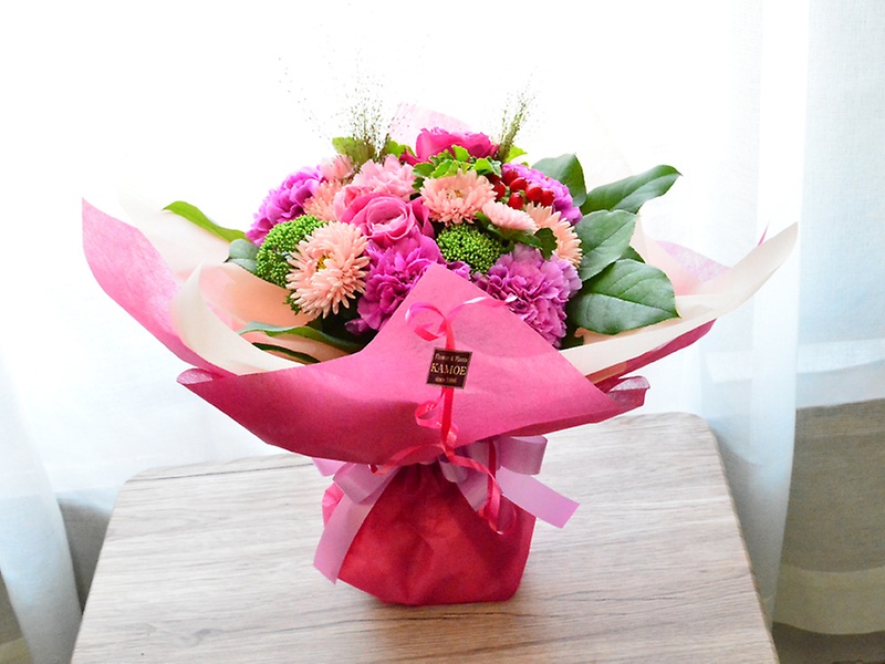 季節のお花でピンクのグラデーション｜お花屋さん「ＫＡＭＯＥ／花萌」の母の日のお花