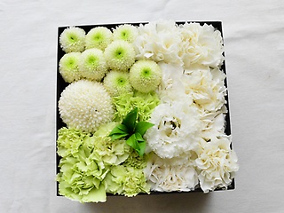 【お供え花】白いお花のBOXフラワー