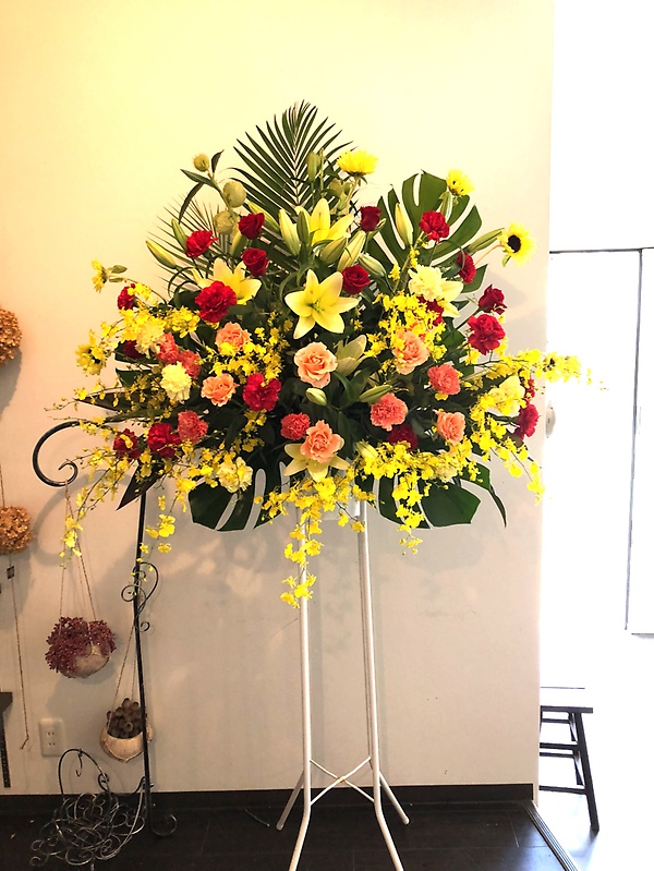 ◆イエロー・オレンジ系◆　スタンド１段｜お花屋さん「ヴェロニカ」の母の日のお花