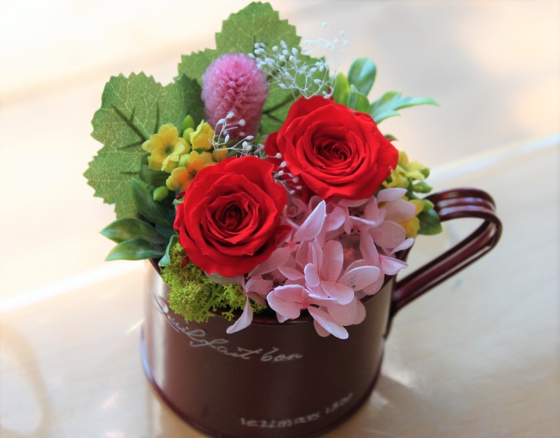 まっすぐに「ありがとう」を伝えます＊オススメプリザ｜お花屋さん「有限会社かとう花店」の母の日のお花