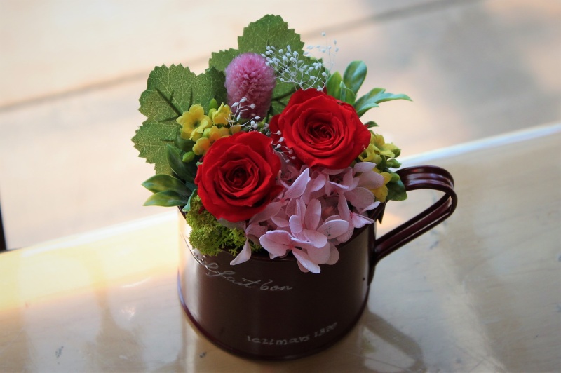 まっすぐに「ありがとう」を伝えます＊オススメプリザ｜お花屋さん「有限会社かとう花店」の母の日のお花