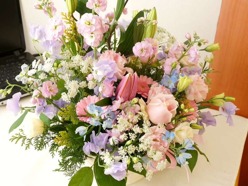 春のやさしいライトピンクMIX♪｜お花屋さん「ポージィｆｌｏｗｅｒｓ」のお花