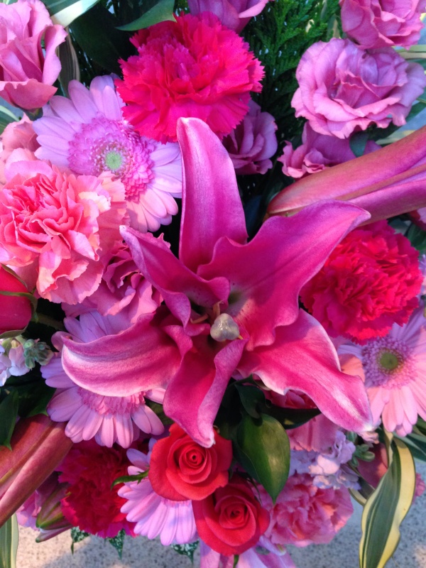 ピンクユリ・バラのお祝いアレンジメント｜お花屋さん「フレーバーハウス 長住店」のお花