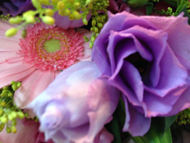 ピンク・ムラサキの鮮やかブーケ｜お花屋さん「フレーバーハウス 長住店」のお花