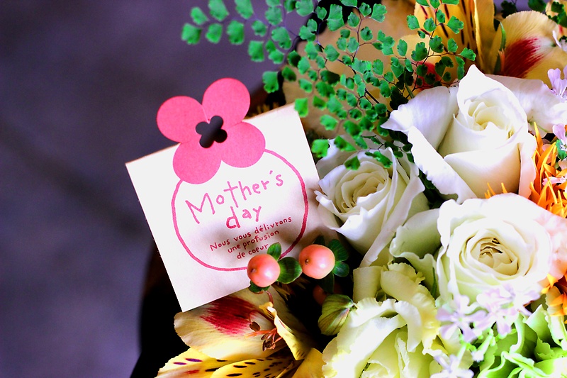 Motherfday Box arrangement@yyellowzbԉuԂ̓X fqv̓̂̕